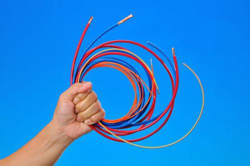 電線電纜老化變硬的背后 材料、環境與時間的共同作用